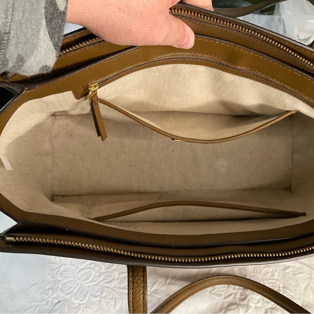 Tory Burch Robinson tan pebbled Leather Tote Bag - Picture 6 of 14